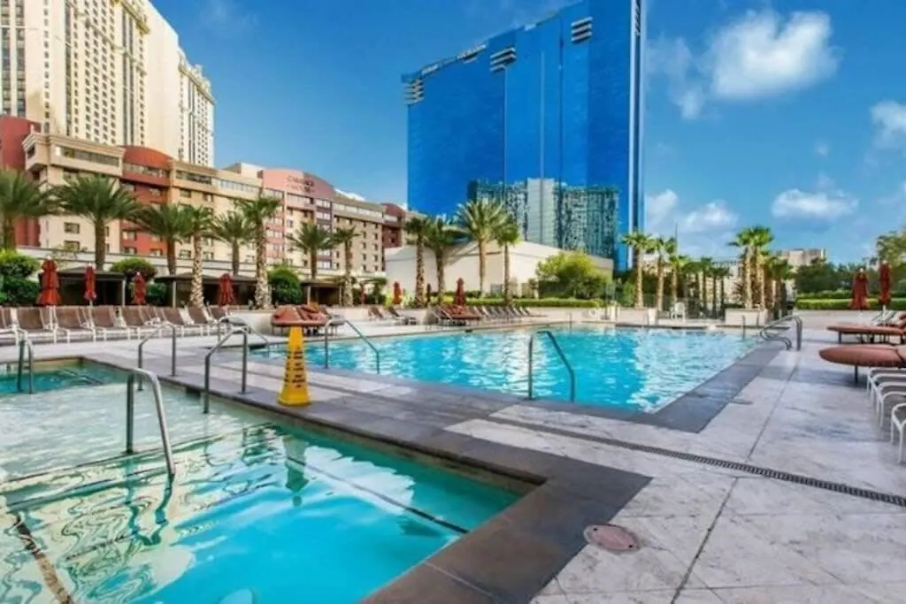 Amazing Strip View - Balcony Suite - The Signature Mgm 24707 Las Vegas